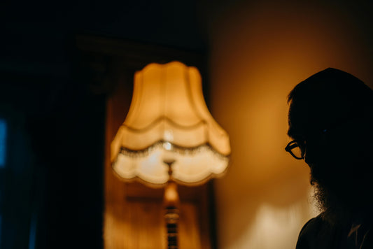 How to Choose the Right Lighting for Reading and Relaxation